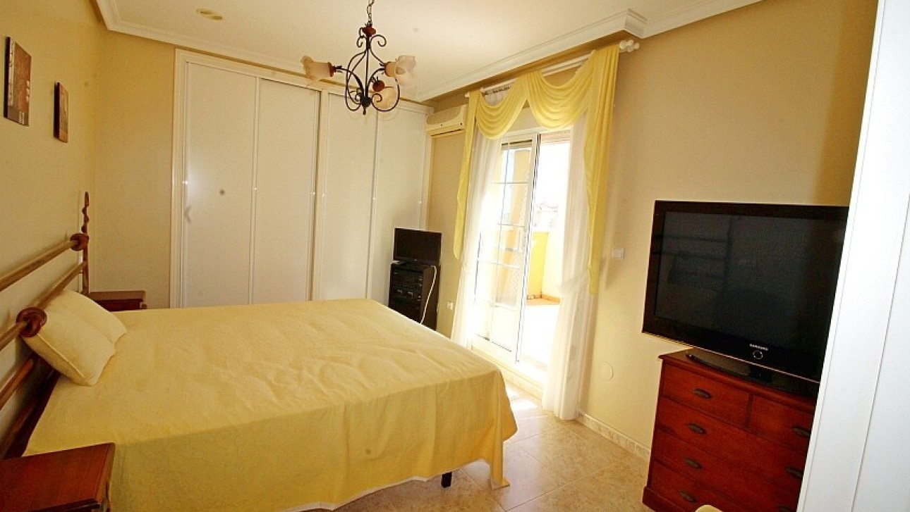 Resale - Villa - Orihuela Costa - La Zenia