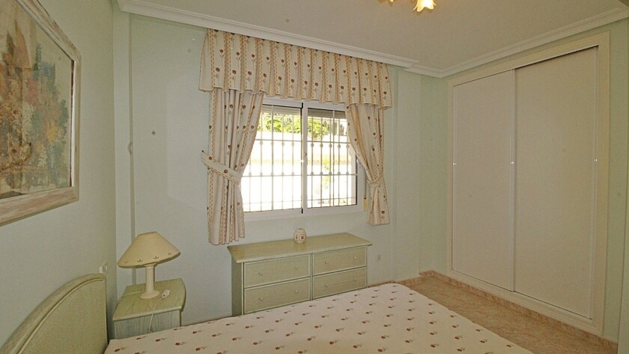 Resale - Villa - Orihuela Costa - La Zenia