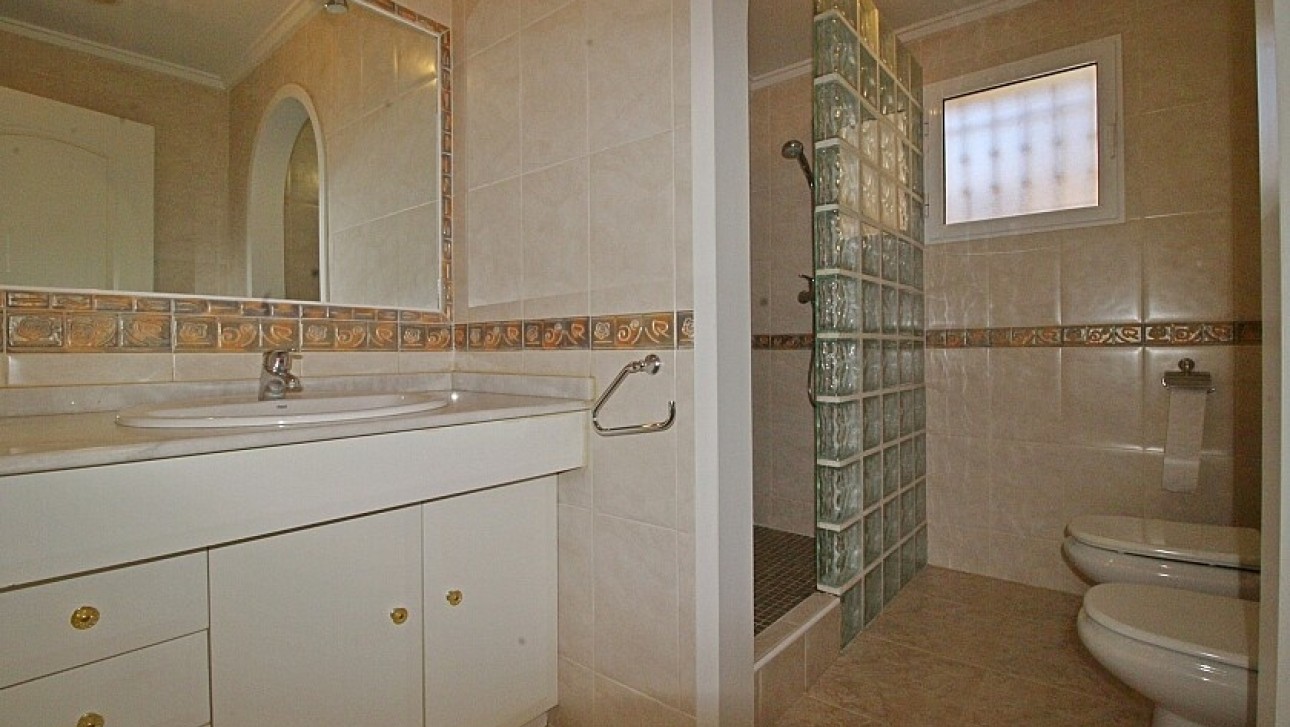 Resale - Villa - Orihuela Costa - La Zenia