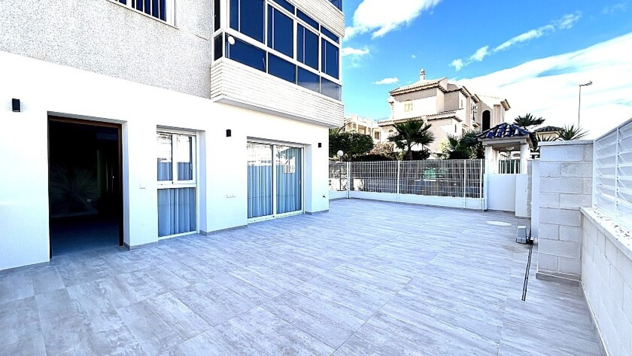 Resale - Ground floor apartment - Torrevieja - Torrelamata