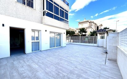 Resale - Ground floor apartment - Torrevieja - Torrelamata