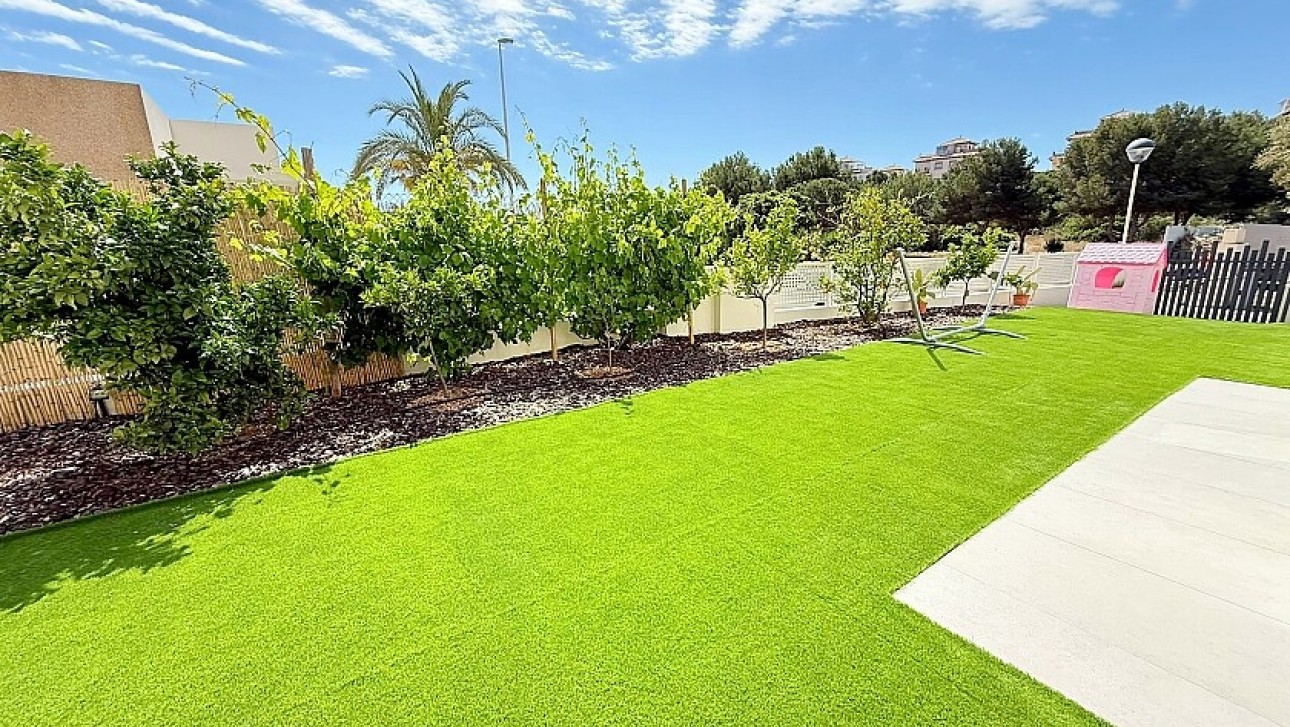 Resale - Luxury villa - Orihuela Costa - La Zenia