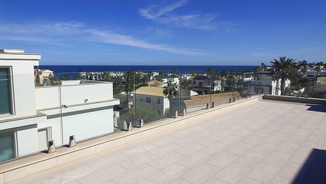 Resale - Villa - Orihuela Costa - La Zenia