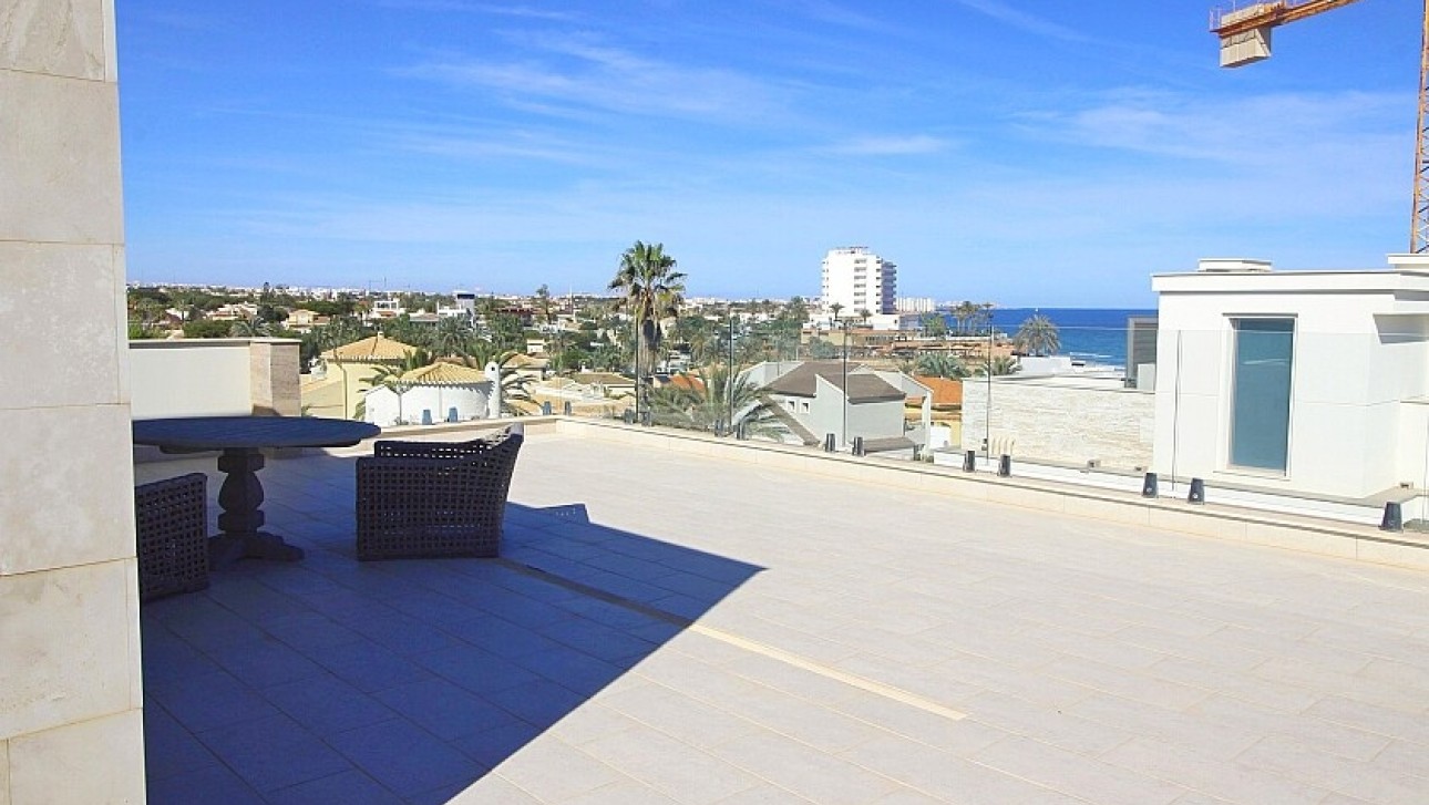 Resale - Villa - Orihuela Costa - La Zenia