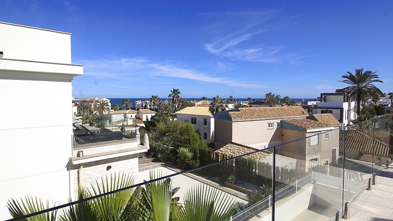 Resale - Villa - Orihuela Costa - La Zenia