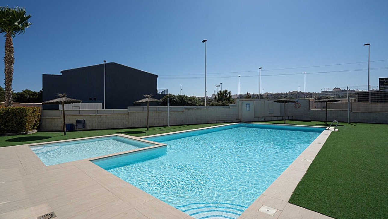 Resale - Bungalow - Torrevieja - Carrefour area