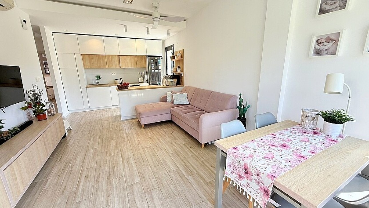 Resale - Luxury villa - Orihuela Costa - La Zenia