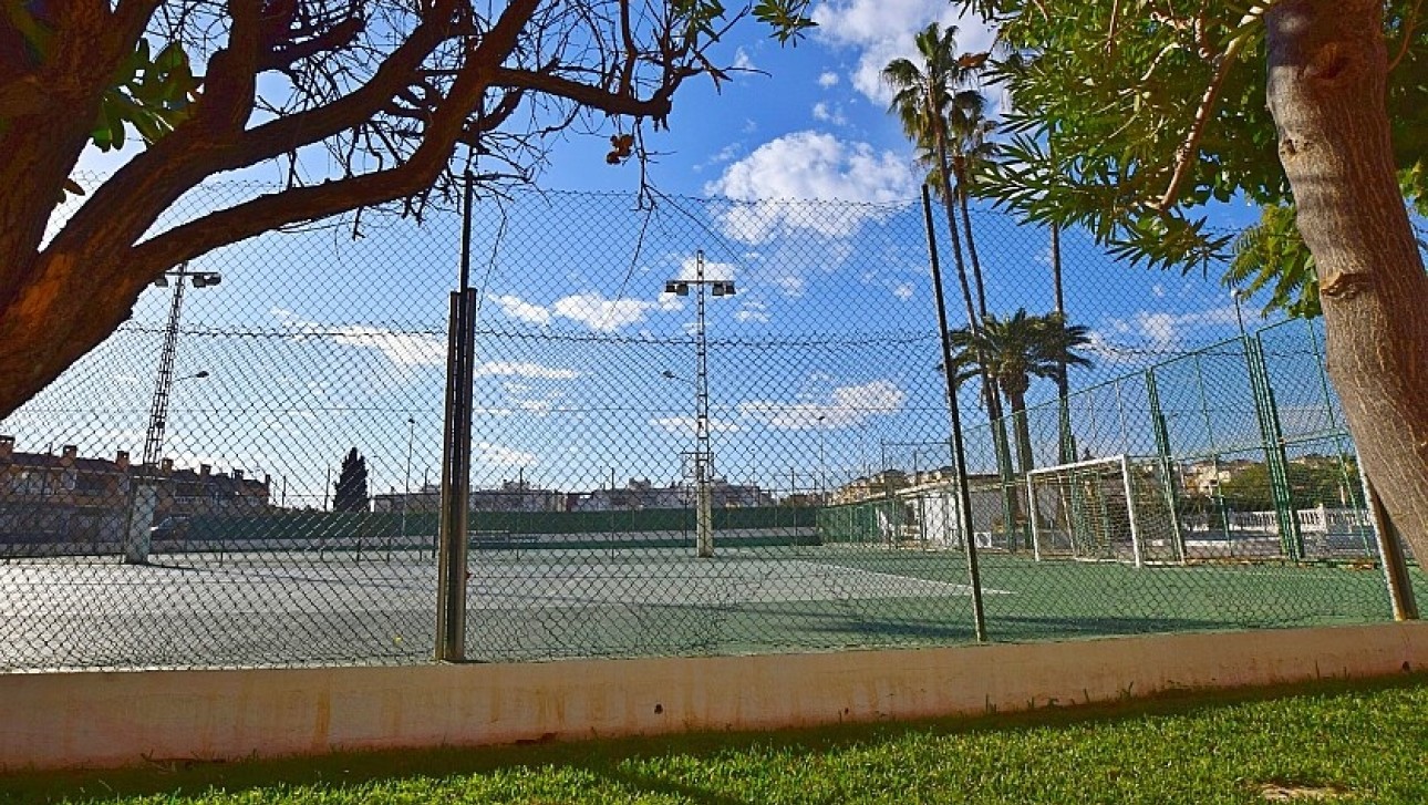 Resale - Villa - Torrevieja - Calas - norte ciudad