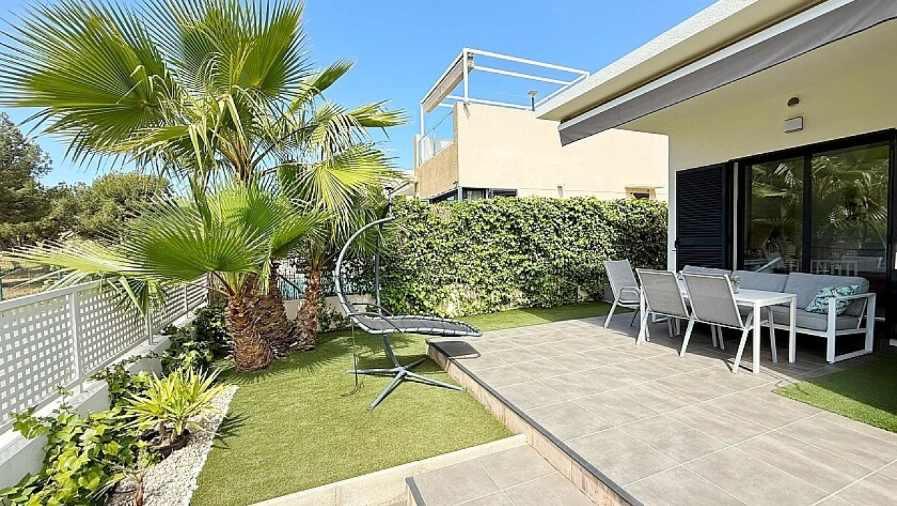 Resale - Luxury villa - Orihuela Costa - La Zenia