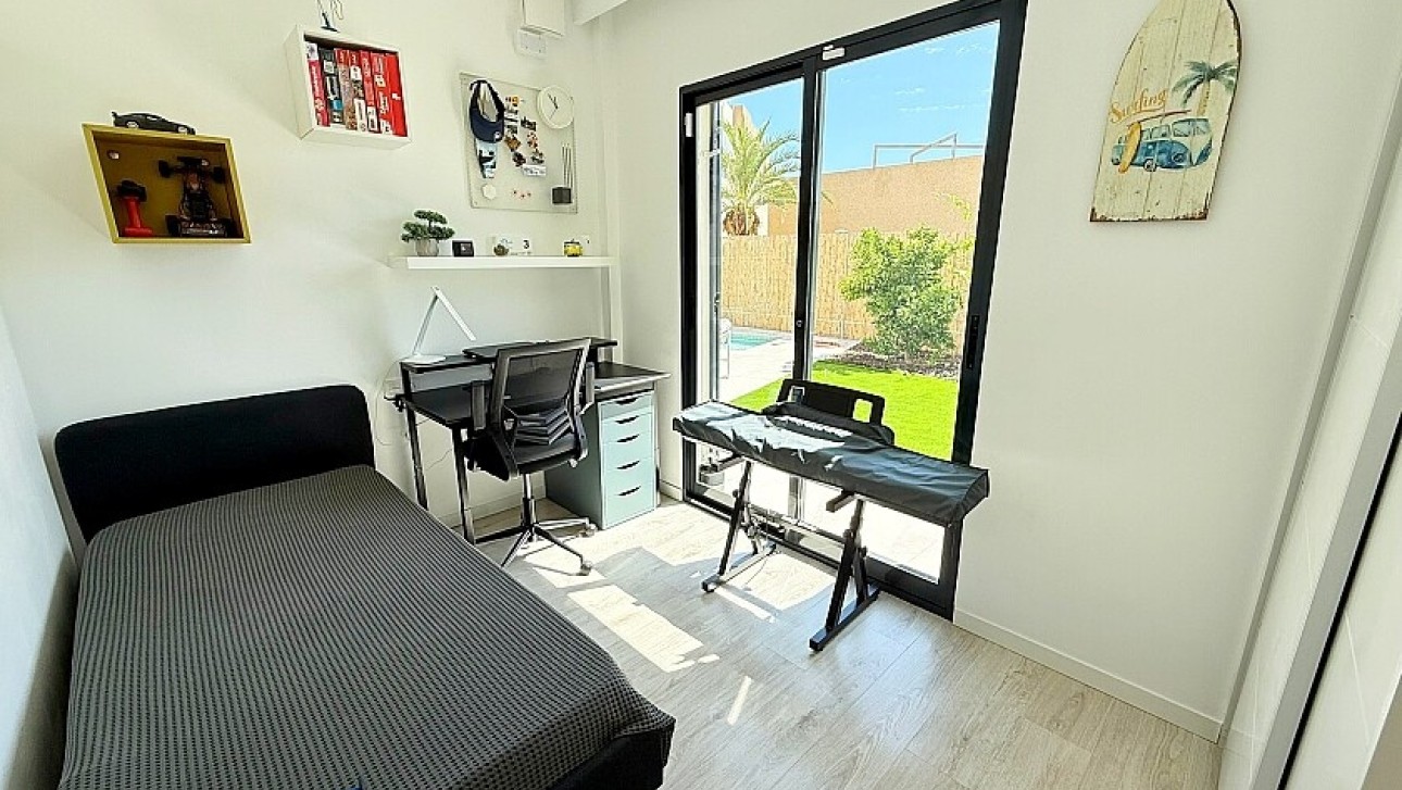 Resale - Luxury villa - Orihuela Costa - La Zenia