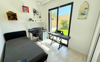 Resale - Luxury villa - Orihuela Costa - La Zenia