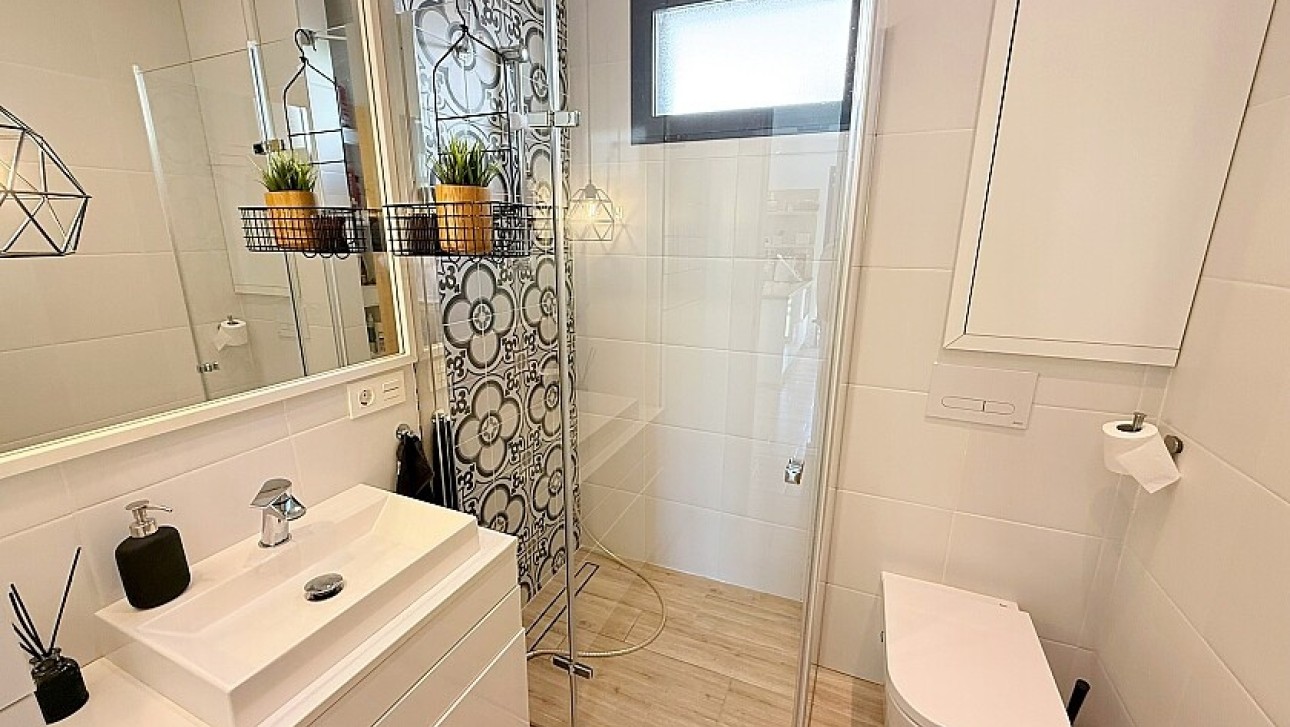 Resale - Luxury villa - Orihuela Costa - La Zenia