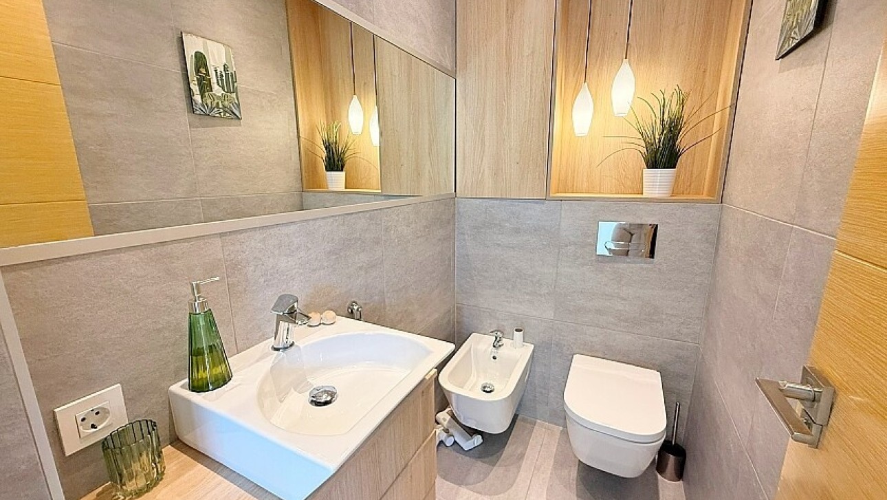 Resale - Luxury villa - Orihuela Costa - La Zenia