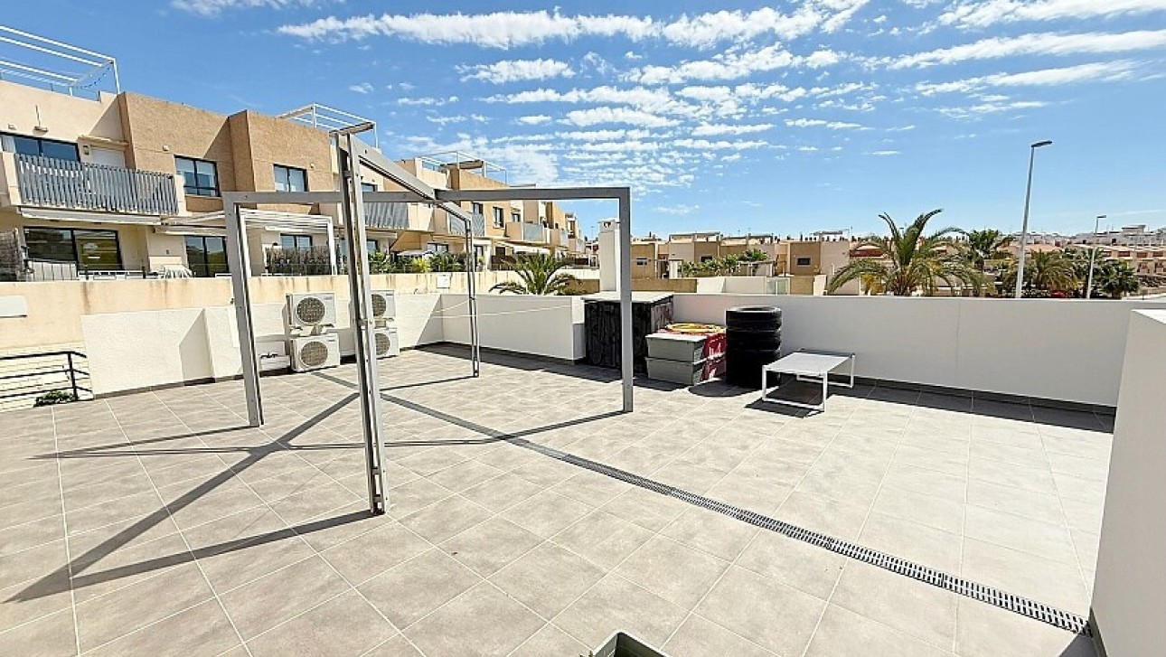 Resale - Luxury villa - Orihuela Costa - La Zenia