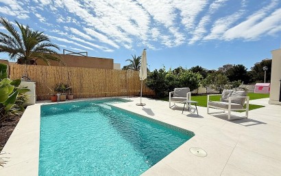 Resale - Luxury villa - Orihuela Costa - La Zenia