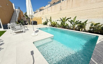 Resale - Luxury villa - Orihuela Costa - La Zenia