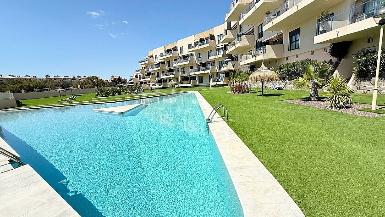 Resale - Luxury villa - Orihuela Costa - La Zenia