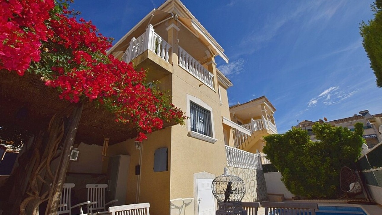 Resale - Villa - Orihuela Costa - Villamartin area