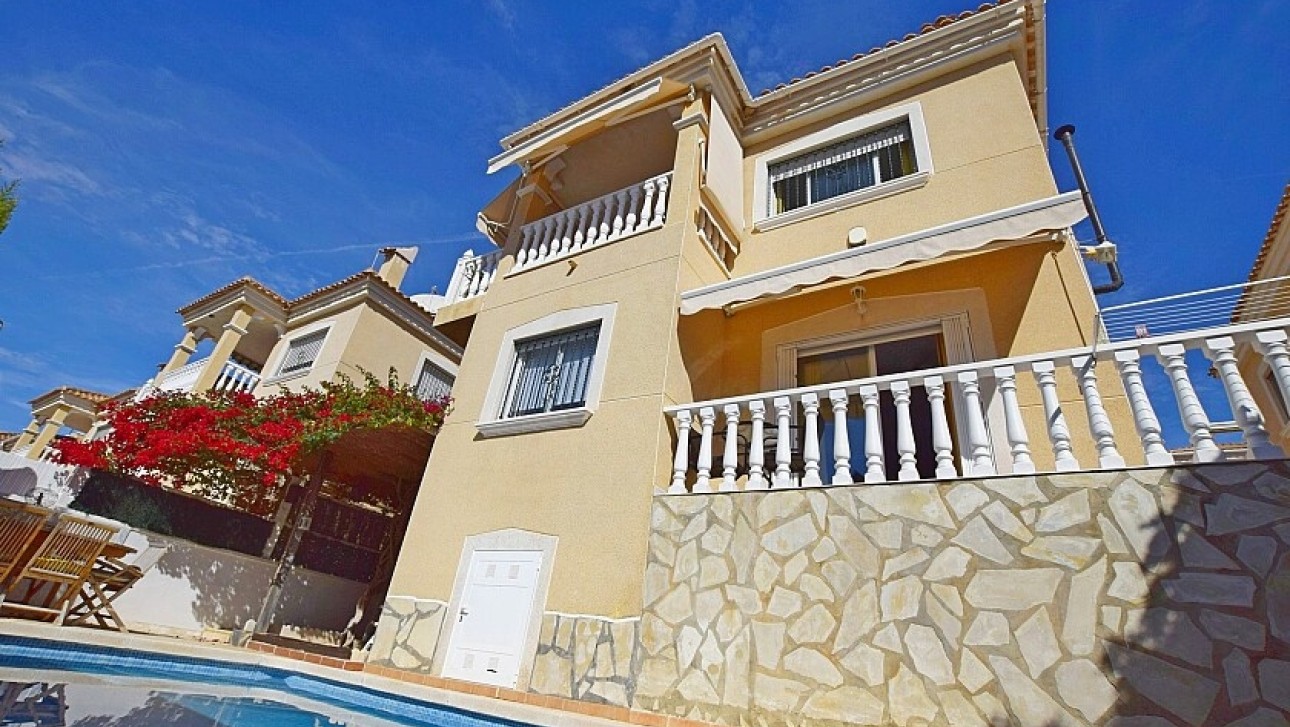 Resale - Villa - Orihuela Costa - Villamartin area
