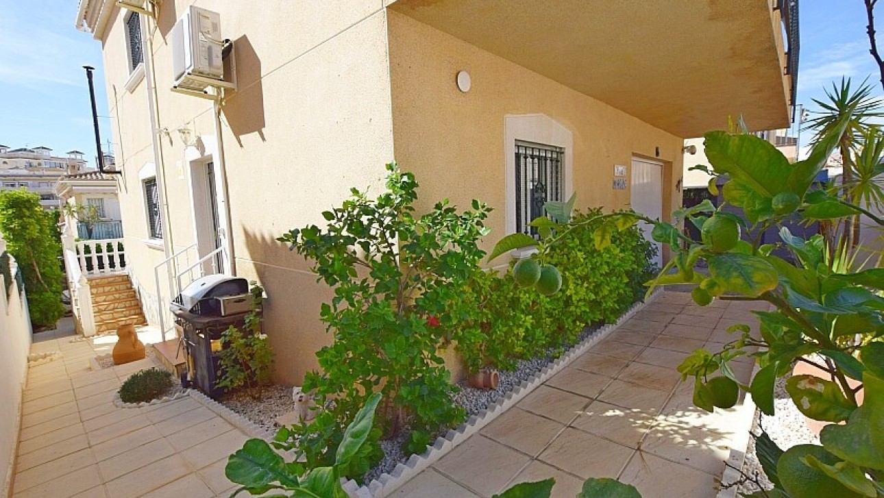 Resale - Villa - Orihuela Costa - Villamartin area