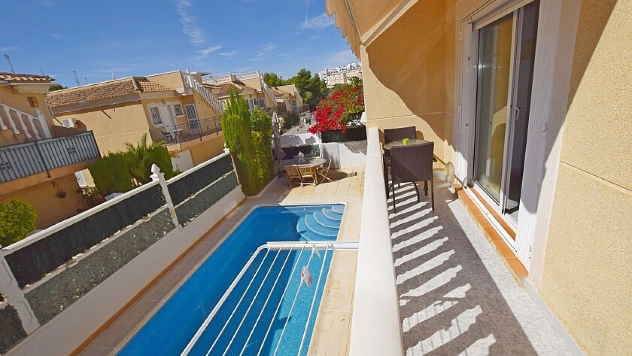 Resale - Villa - Orihuela Costa - Villamartin area