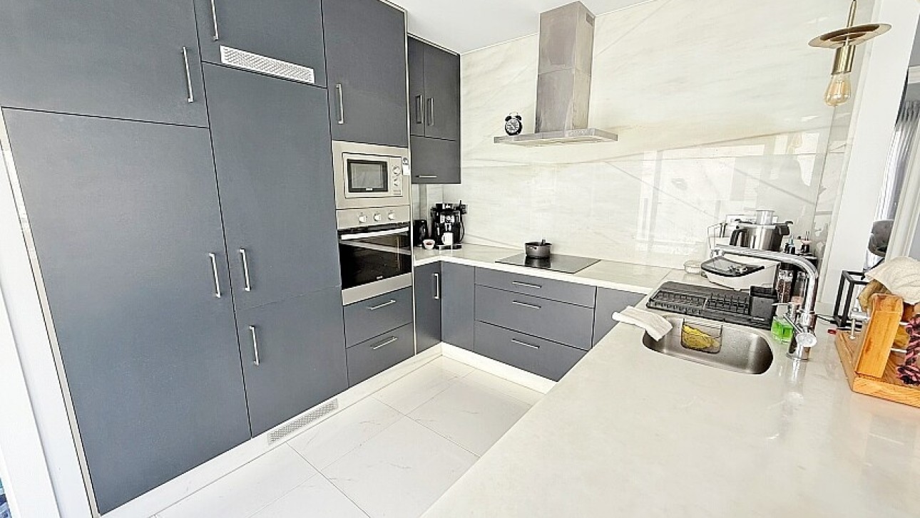 Resale - Luxury villa - Orihuela Costa - Villamartín
