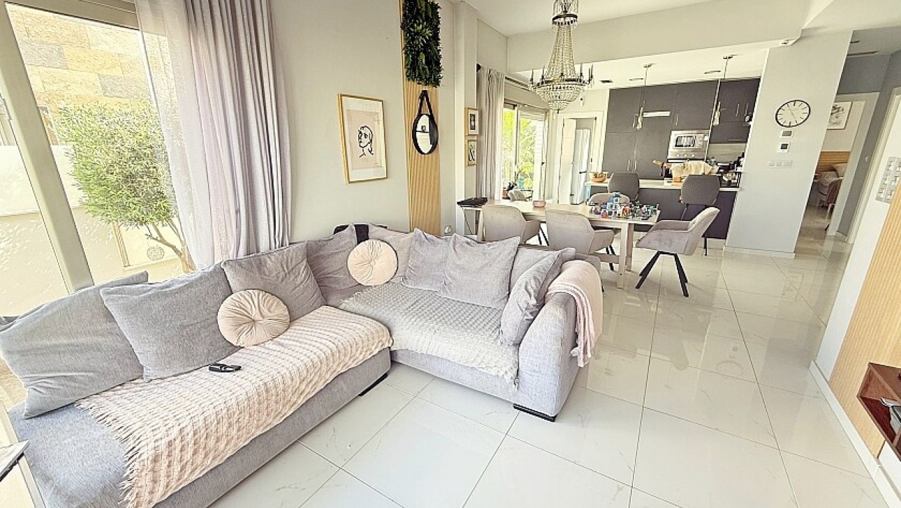 Resale - Luxury villa - Orihuela Costa - Villamartín