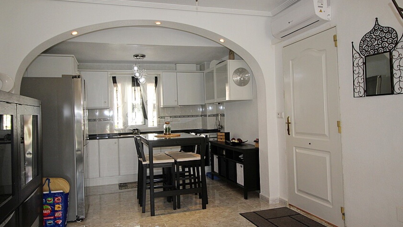 Resale - Villa - Orihuela Costa - Villamartin area