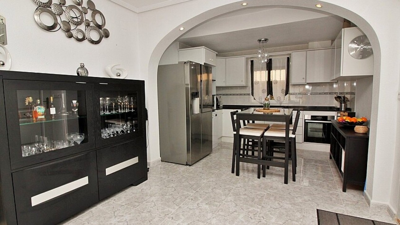 Resale - Villa - Orihuela Costa - Villamartin area