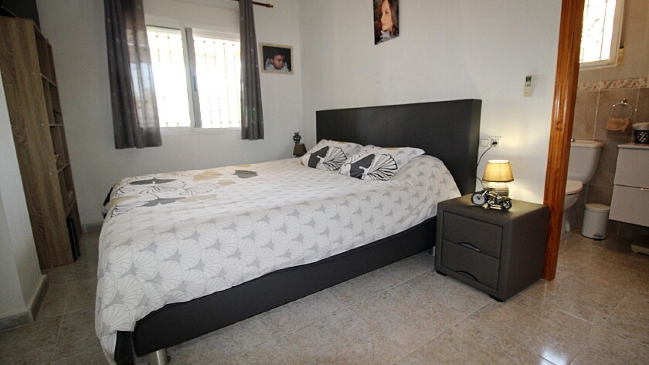 Resale - Villa - Orihuela Costa - Villamartin area