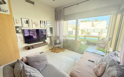 Resale - Luxury villa - Orihuela Costa - Villamartín