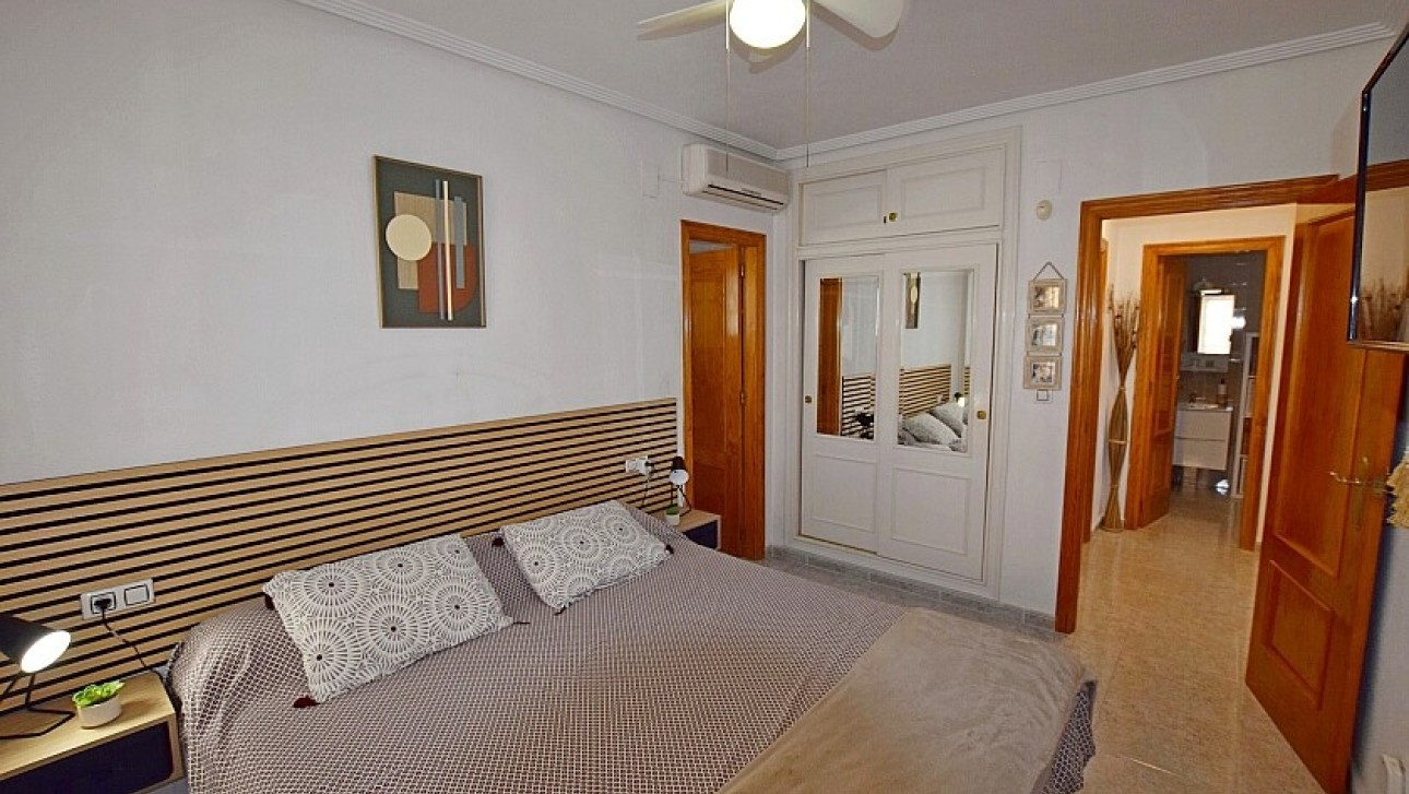 Resale - Villa - Orihuela Costa - Villamartin area