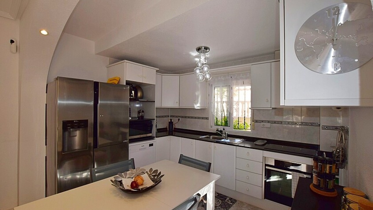 Resale - Villa - Orihuela Costa - Villamartin area