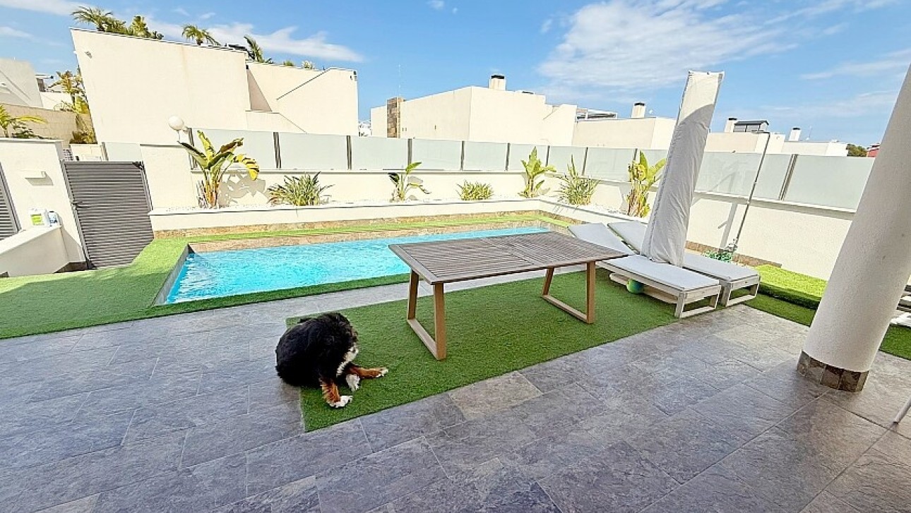 Resale - Luxury villa - Orihuela Costa - Villamartín
