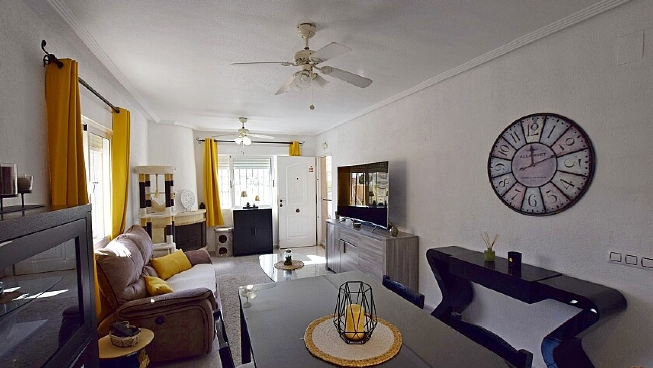Resale - Villa - Orihuela Costa - Villamartin area