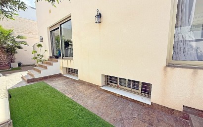 Resale - Luxury villa - Orihuela Costa - Villamartín