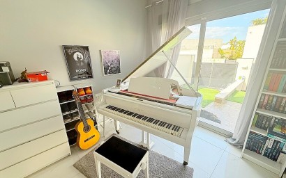 Resale - Luxury villa - Orihuela Costa - Villamartín