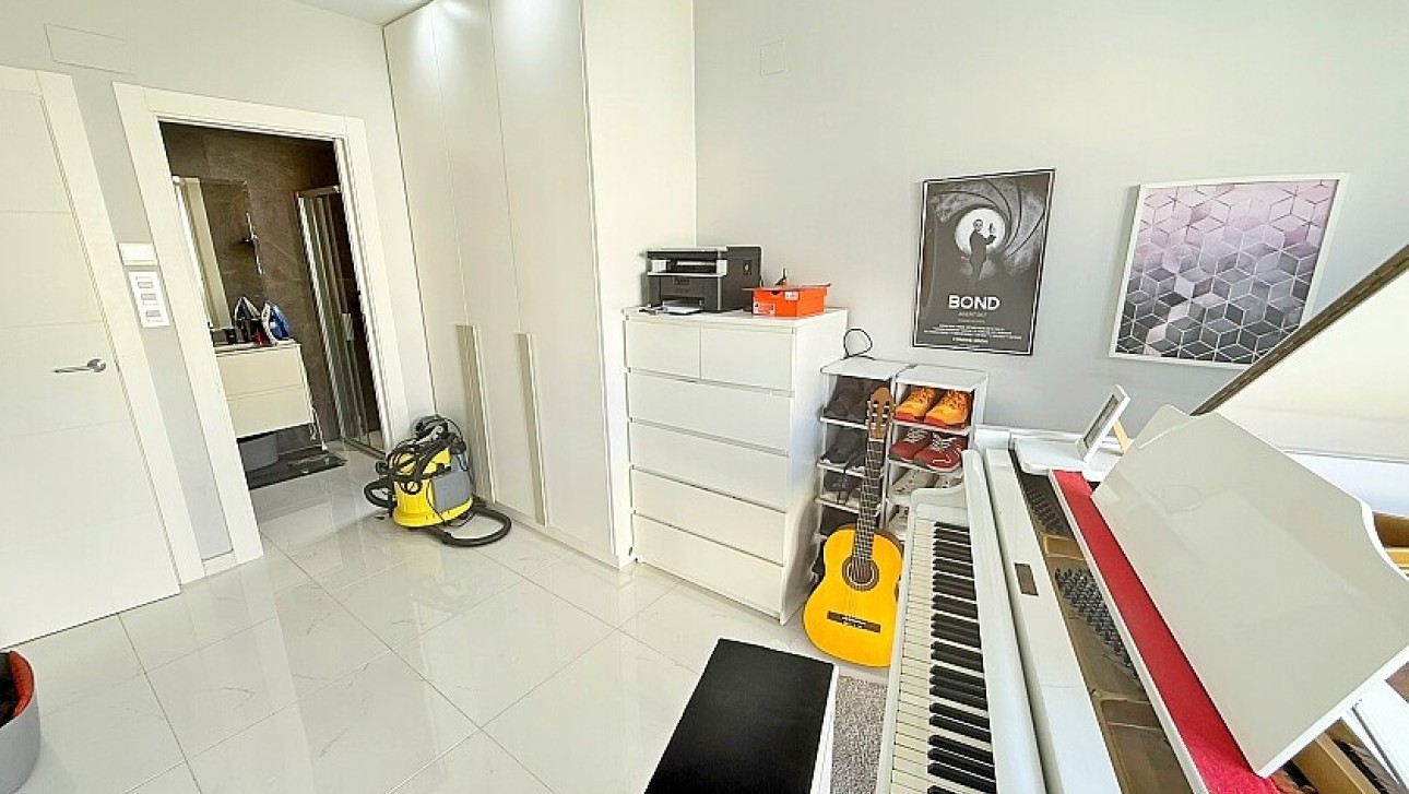 Resale - Luxury villa - Orihuela Costa - Villamartín