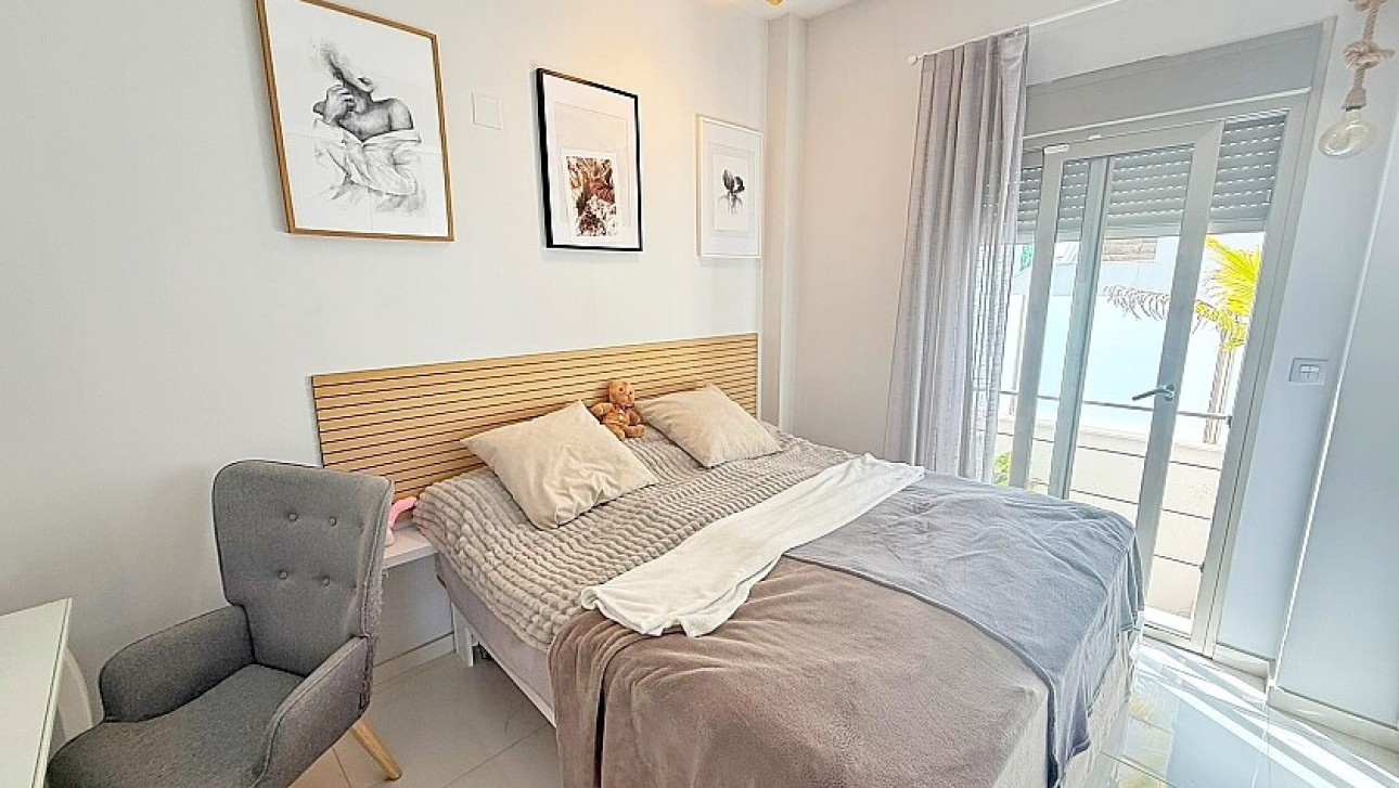 Resale - Luxury villa - Orihuela Costa - Villamartín