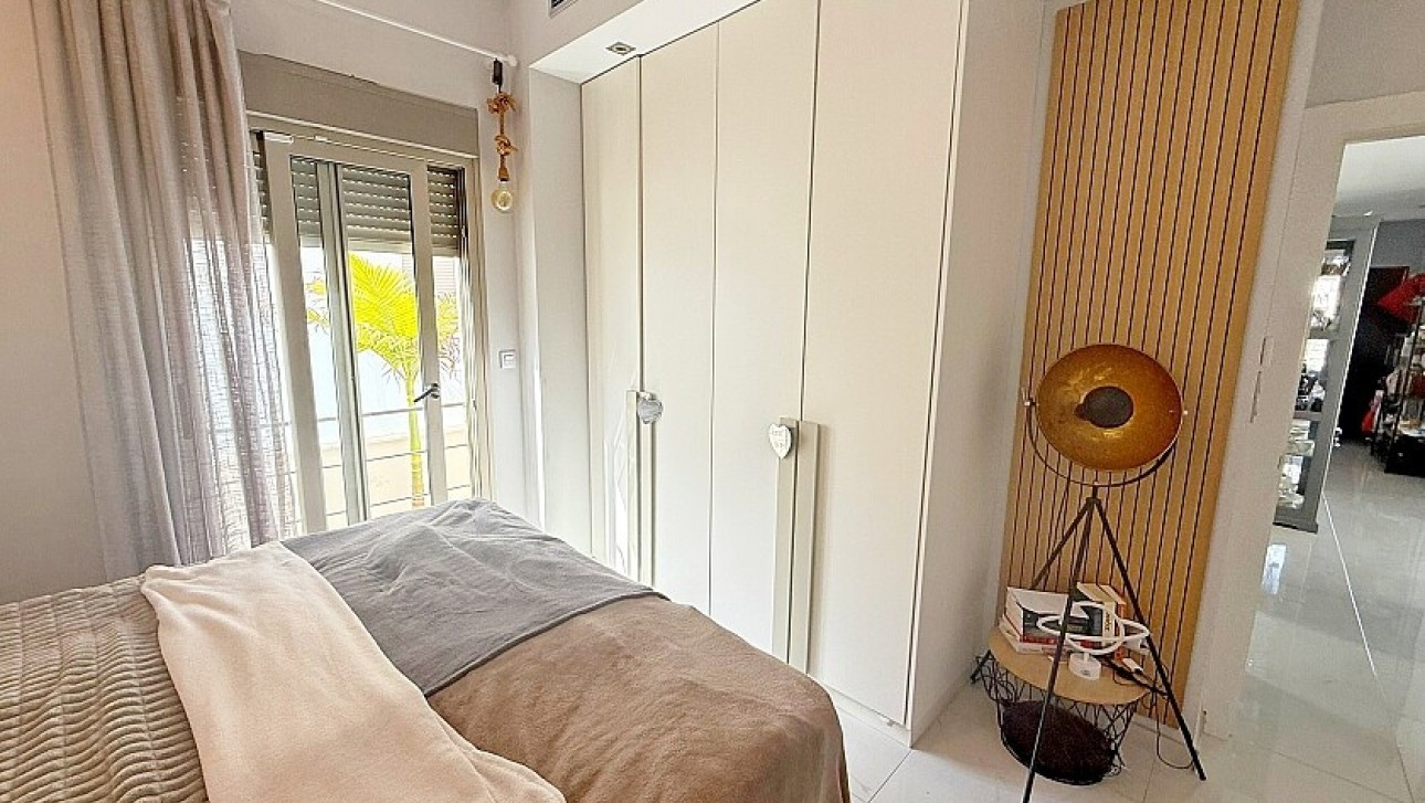 Resale - Luxury villa - Orihuela Costa - Villamartín