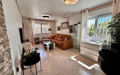 Resale - Villa - Torrevieja - Los Altos