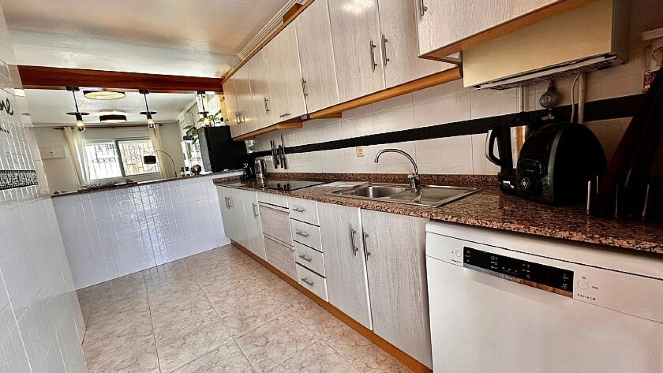 Resale - Villa - Torrevieja - Los Altos