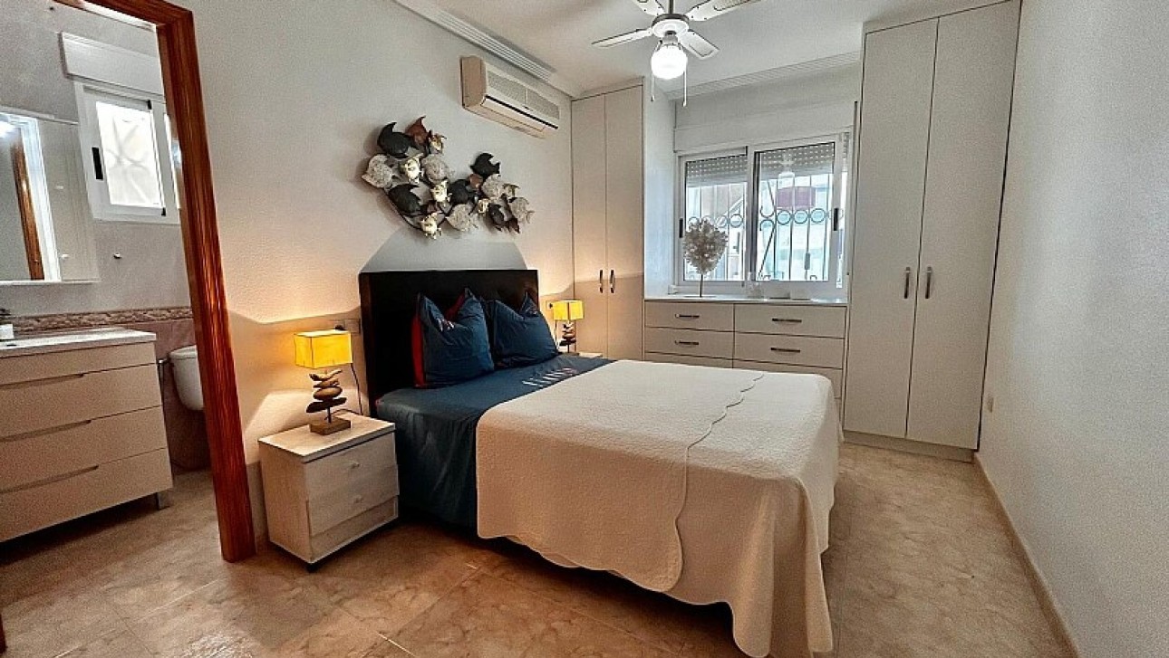 Resale - Villa - Torrevieja - Los Altos