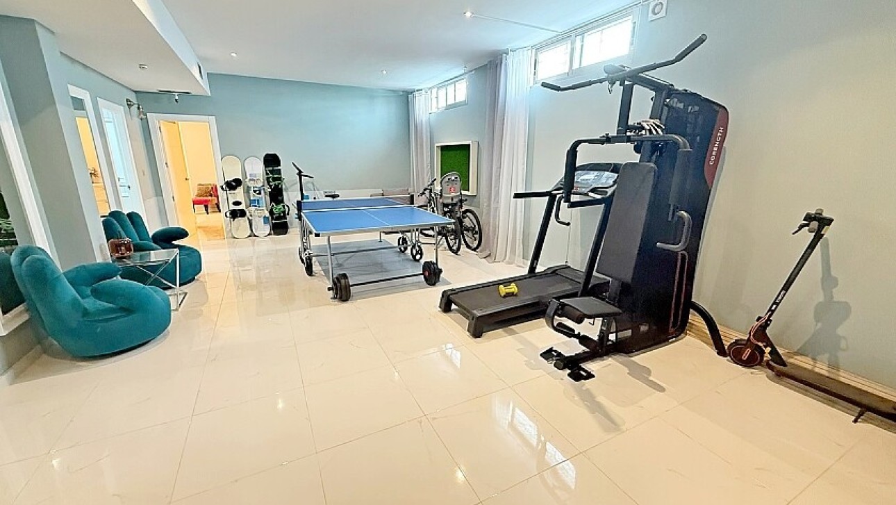 Resale - Luxury villa - Orihuela Costa - Villamartín