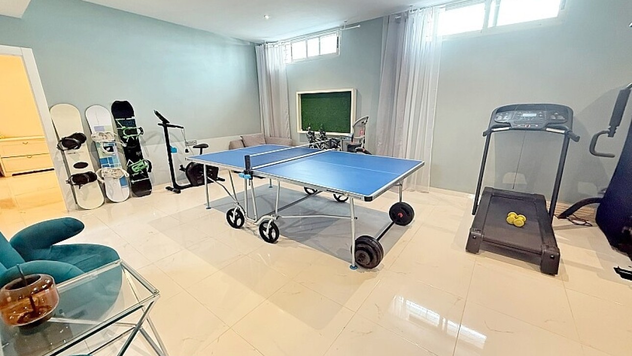 Resale - Luxury villa - Orihuela Costa - Villamartín