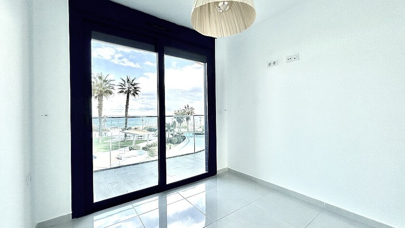 Resale - Apartment - Punta Prima