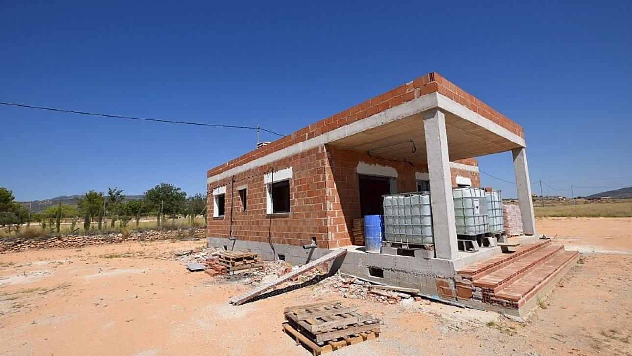 Resale - Country house - Pinoso
