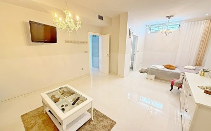 Resale - Luxury villa - Orihuela Costa - Villamartín