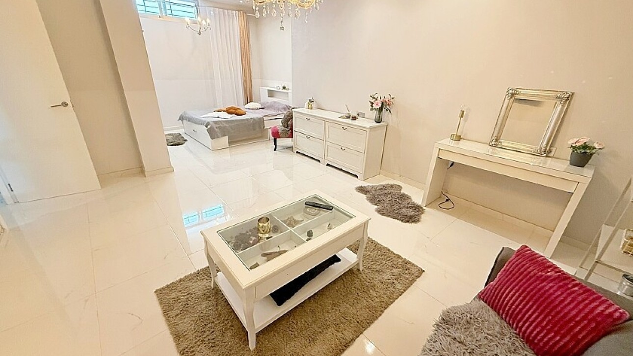 Resale - Luxury villa - Orihuela Costa - Villamartín