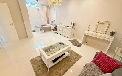 Resale - Luxury villa - Orihuela Costa - Villamartín